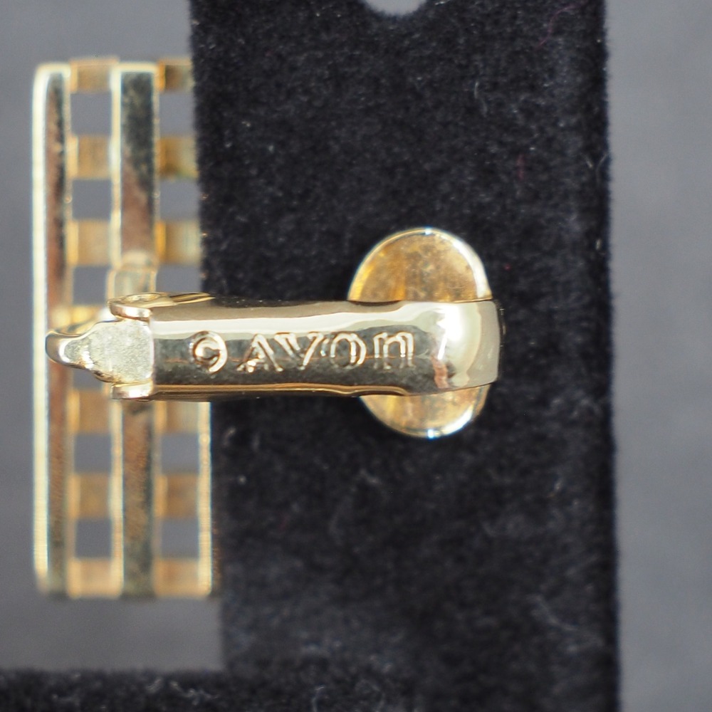 Avon Clip On Earrings Gold Tone Geometric Checkerboard Basketweave Square Grid - Picture 2 of 7